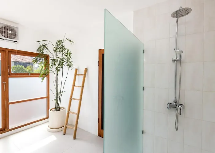 Unicorn Shelter Вилла Семиньяк